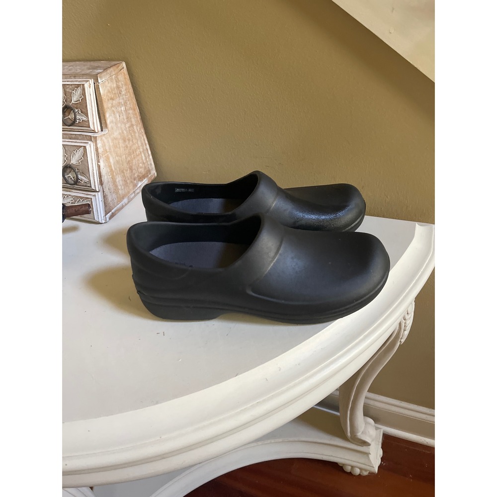 Crocs Neria Pro II Work Clogs Womens Black Slip Resistant Nursing Shoes 11